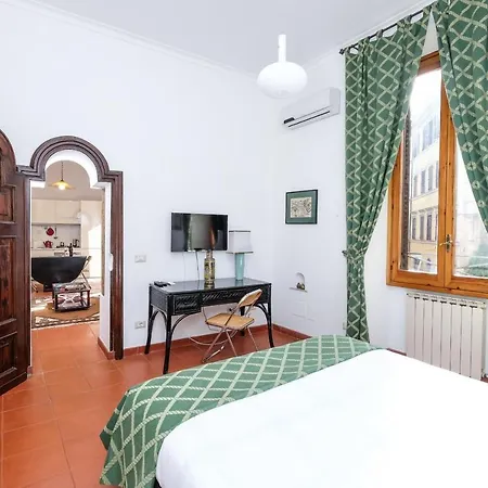 Trastevere Charming Retreat On Cobblestone Street