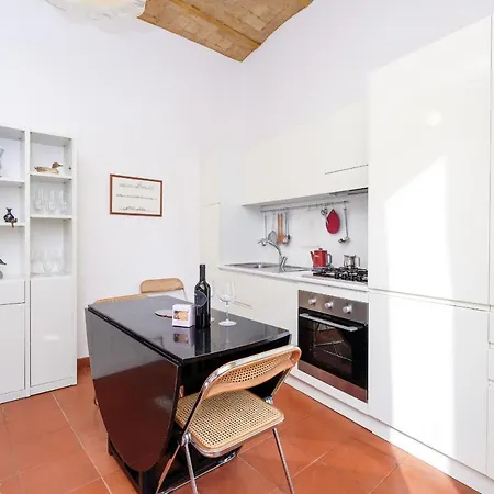 Trastevere Charming Retreat On Cobblestone Street *