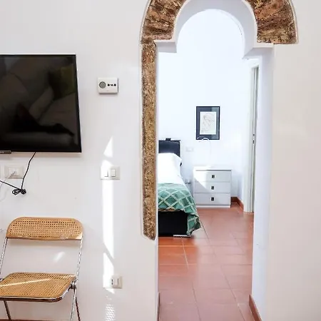 Trastevere Charming Retreat On Cobblestone Street Apartmán